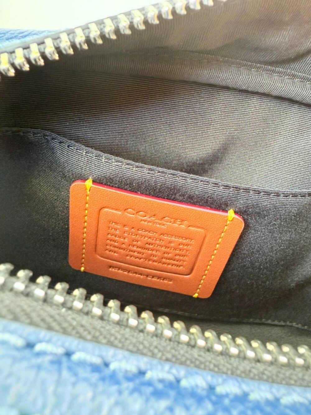 coach Small Travel Kit With Car Print cek63 - Picture 8 of 9
